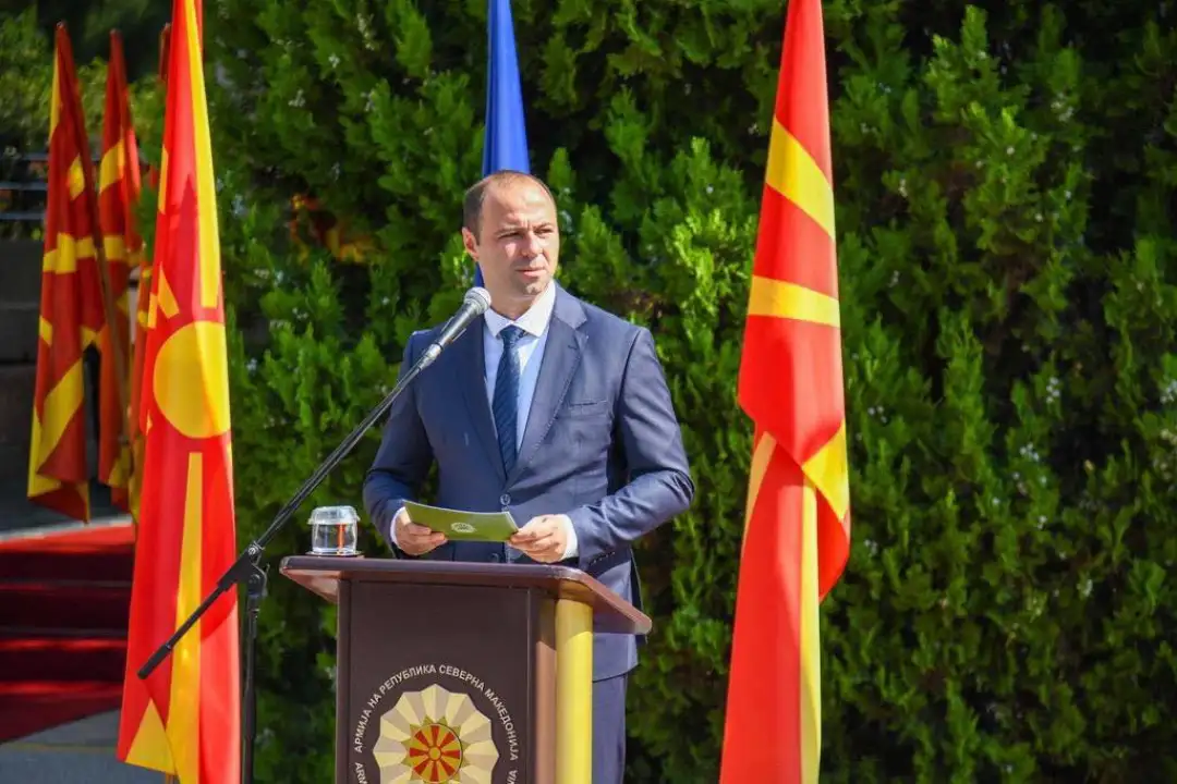 Честитка од министерот Мисајловски по повод 18-ти Август - Денот на Армијата По повод 18. Август Денот на Армијата, министерот за одбрана Владо Мисајловски упати честитки и благодарност до сите кои служат со чест, храброст и непоколеблива посветеност.